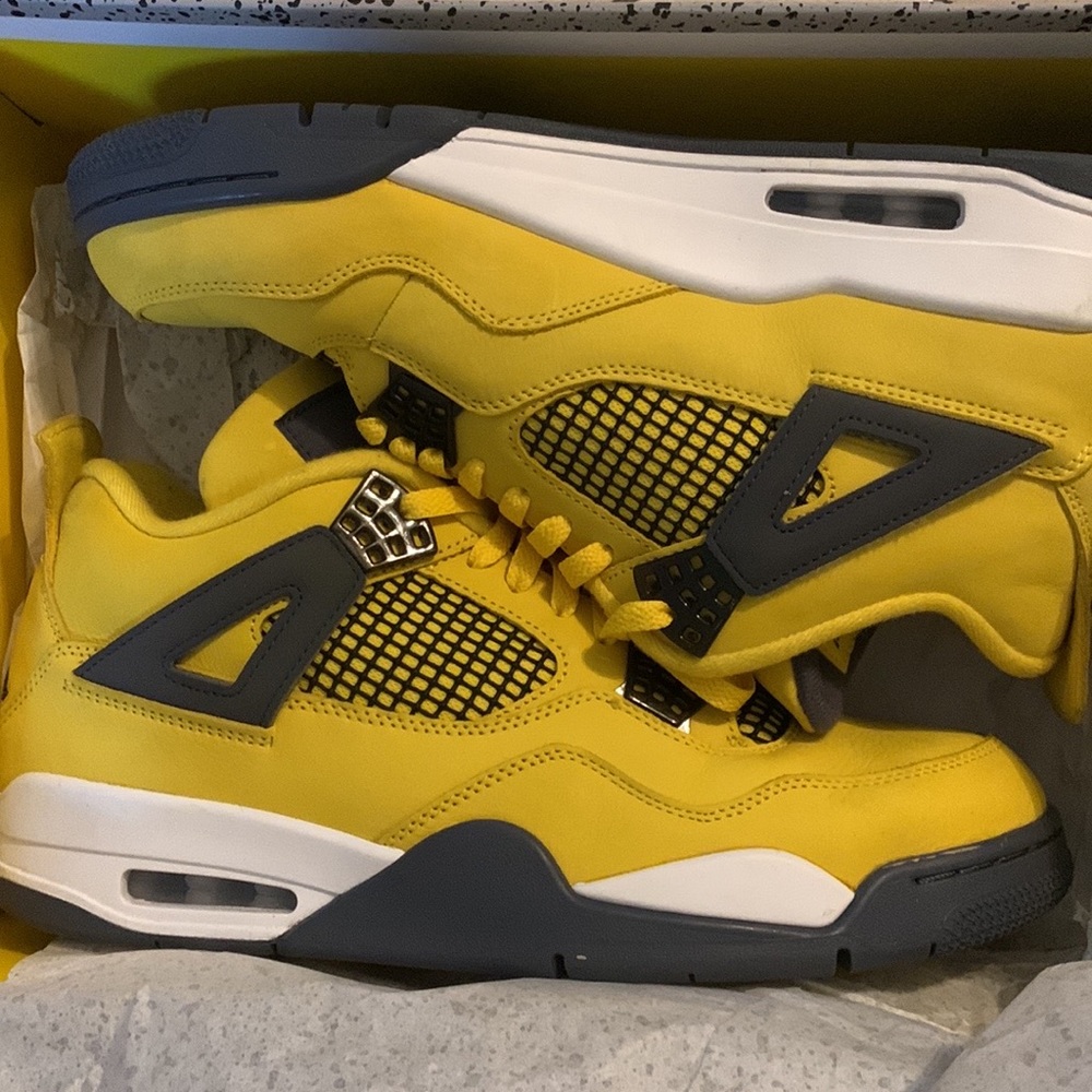 Air Jordan 4 Retro 'Lightning'